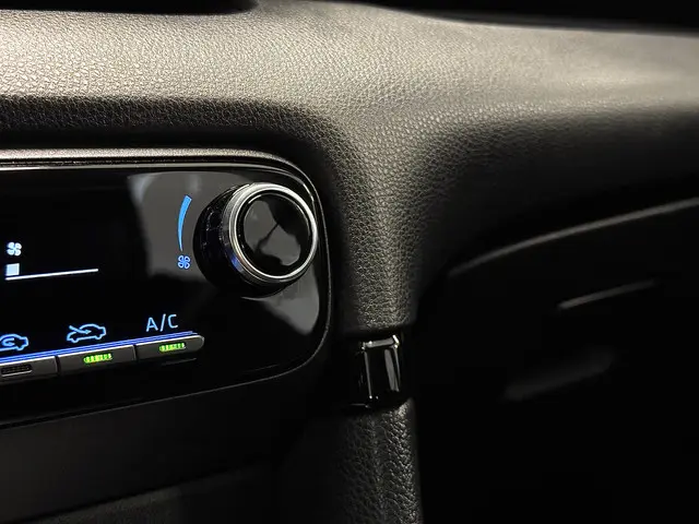 Toyota Yaris 1.5 Hybrid Active 2023 Hybride Benzine 18