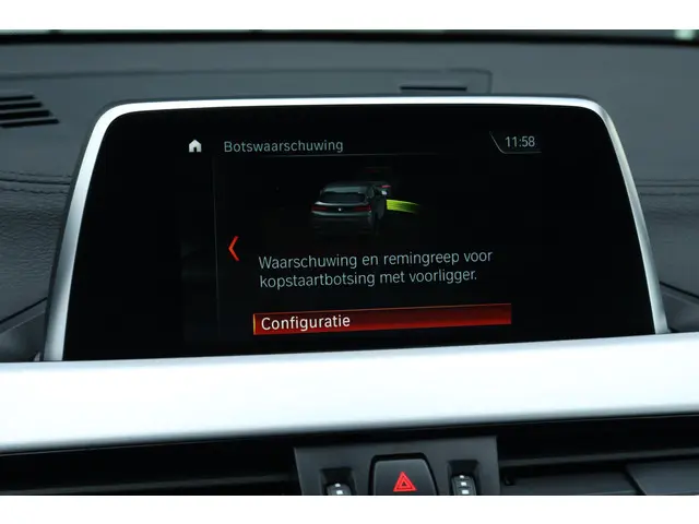 BMW X2 sDrive20i Executive 2018 Benzine 26