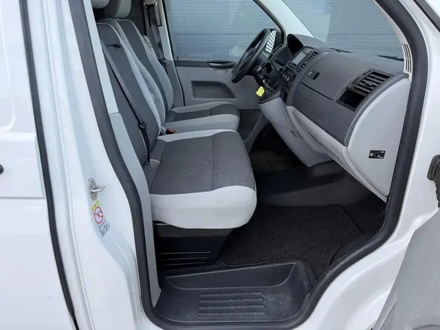 Volkswagen Transporter 2.0 TDI L1H1 2014 Diesel 24