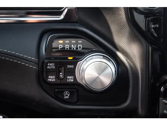 Dodge Ram 1500 5.7 V8 4x4 Crew Cab Limited 2024 Benzine 86