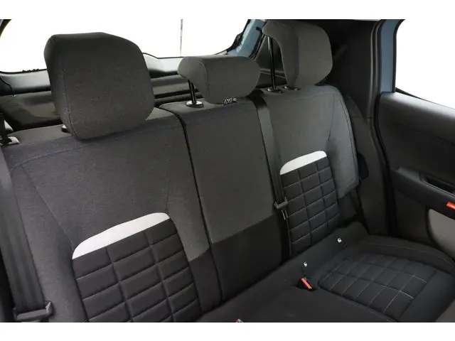 Citroën C3 1.2 Turbo 100PK Plus 2025 Benzine 15