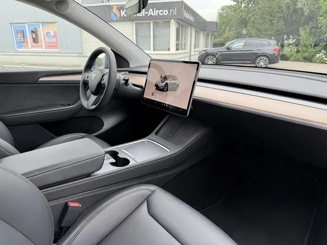 Tesla Model Y Long Range AWD Dual 2023 Elektrisch 14