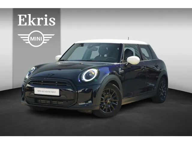 MINI 5-Deurs Cooper Camden Edition 2023 Benzine
