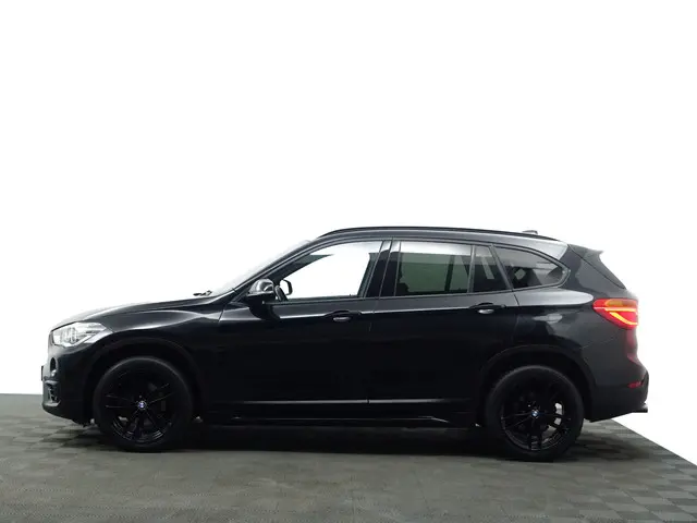 BMW X1 sDrive18i M Sport Aut- 2017 Benzine 32