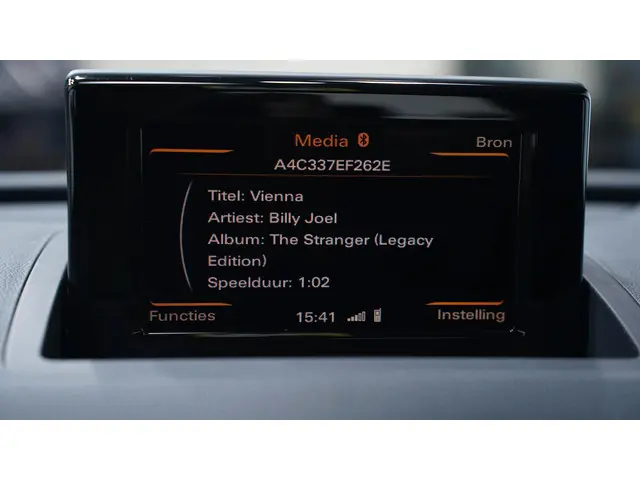 Audi Q3 2.0 TFSI quattro S Edition 2013 Benzine 35