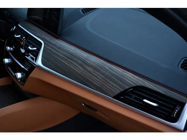 BMW 5 Serie 545e xDrive M-Sport 2022 Hybride Benzine 56