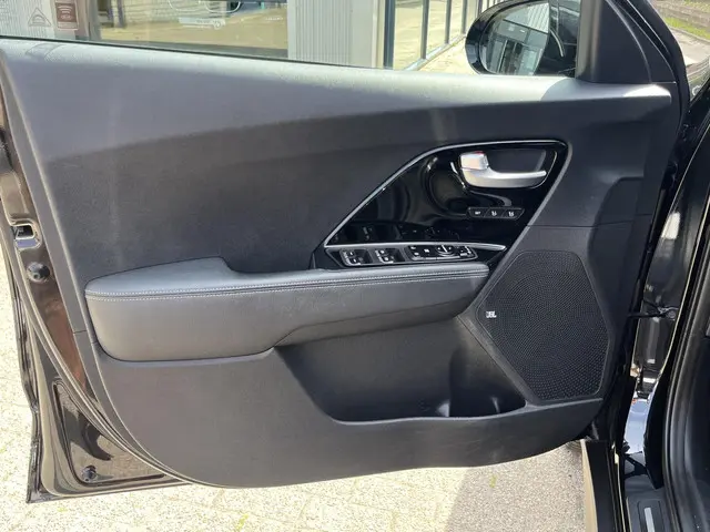 Kia e-Niro ExecutiveLine 64 kWh 2019 Elektrisch 15