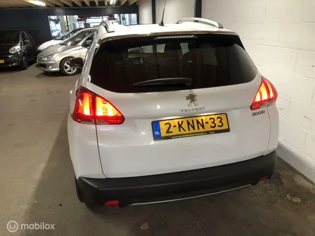 Peugeot 2008 1.6 VTi Blue Lease Executive 2013 Benzine 6