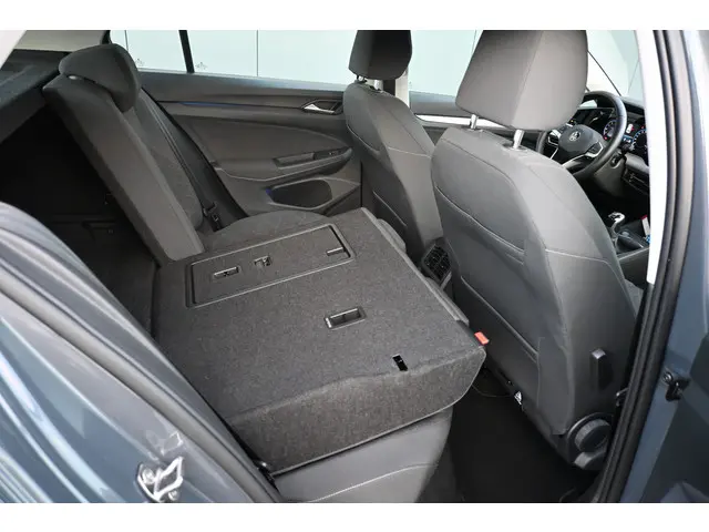 Volkswagen Golf 1.0 TSI Life 2021 Benzine 25