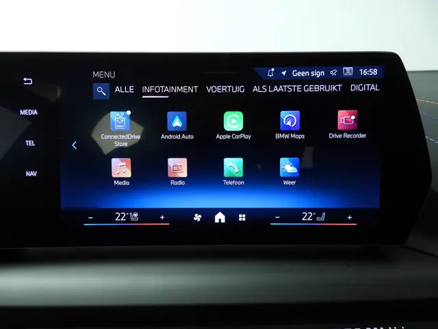 BMW 1 Serie 5-deurs 120 2025 Benzine 21