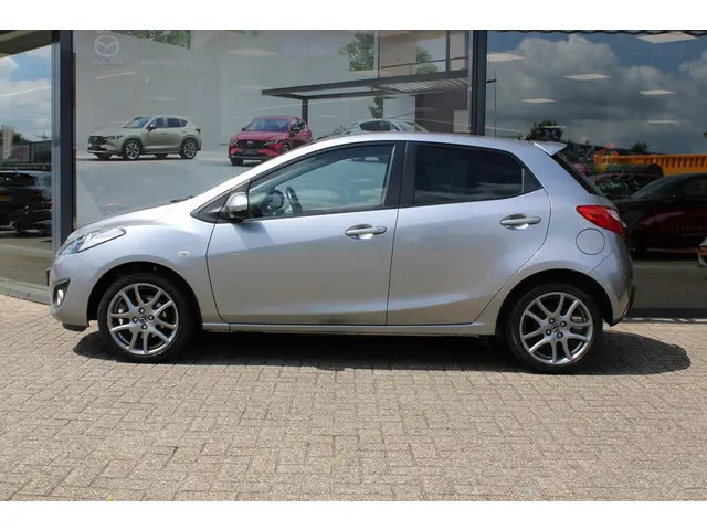 Mazda 2 1.3 Navigator GT 2012 Benzine 10
