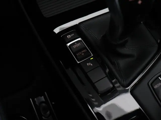 BMW X1 sDrive18i 2021 Benzine 23