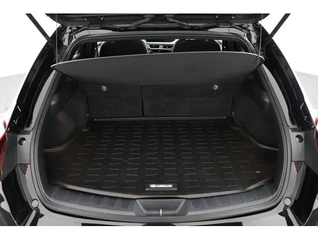 Lexus UX 250h Preference Line 2022 Hybride Benzine 23