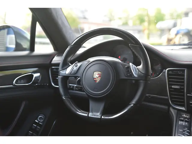 Porsche Panamera 4.8 GTS 2012 Benzine 28