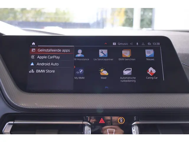 BMW 1 Serie 118i Executive Edition 2020 Benzine 17