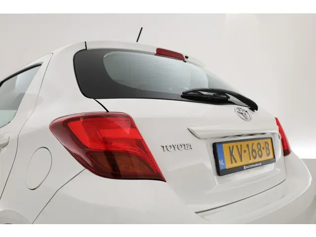 Toyota Yaris 1.3 VVT-i Now 2016 Benzine 23