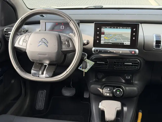 Citroën C4 Cactus 1.2 PureTech Shine 2017 Benzine 10
