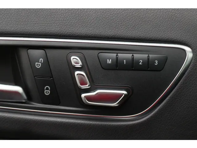 Mercedes-Benz GLA 250 4Matic 2017 Benzine 33