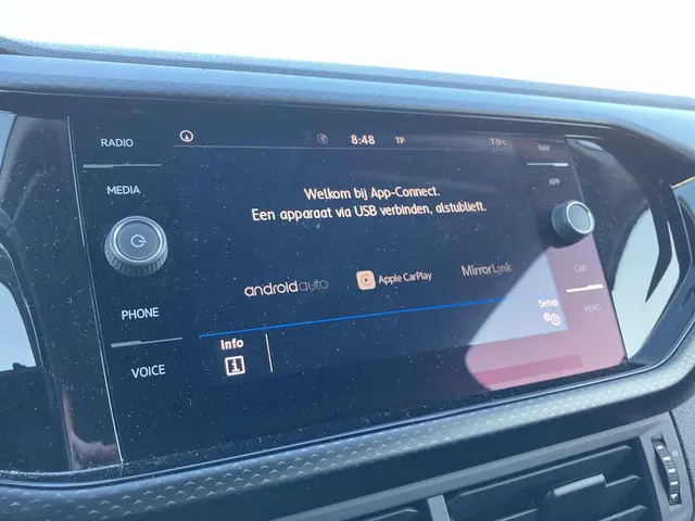 Volkswagen T-Cross 1.0 TSI/115PK Life DSG 2020 Benzine 12