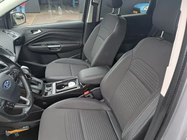 Ford Kuga 1.5 ECOBOOST AWD AUT. Titanium 2017 Benzine 8