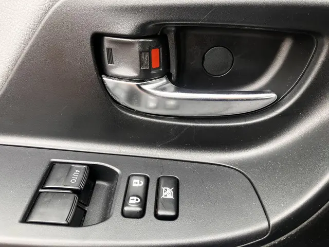 Toyota Yaris 1.5 Hybrid Now 2016 Hybride Benzine 27