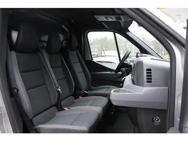 Renault Master T35 2.0 dCi 130 L2H2 Advance 2024 Diesel 9
