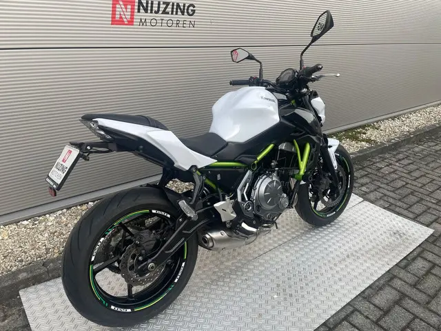 Kawasaki Z650 ABS 2017 Benzine 3