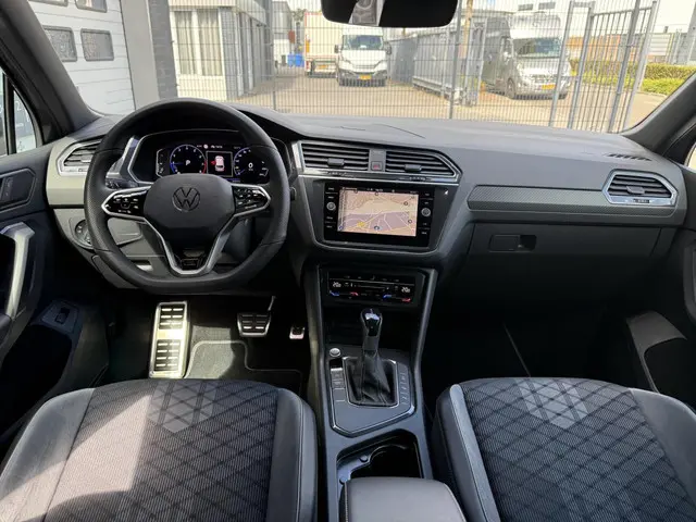 Volkswagen Tiguan 1.5 TSI R-Line Business+ 2022 Benzine 2