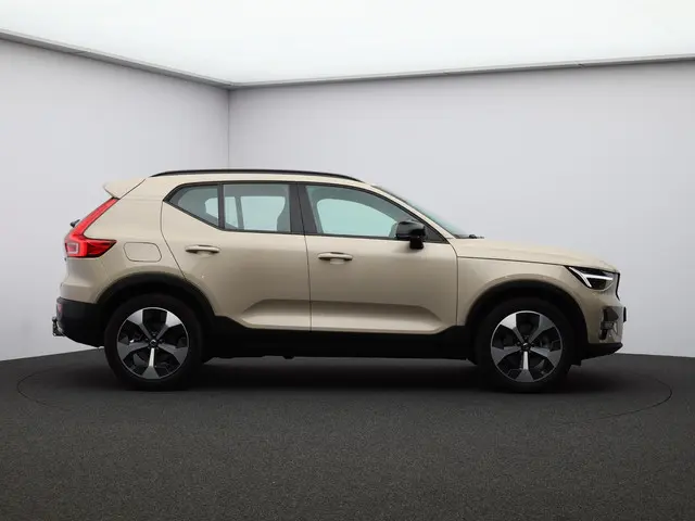 Volvo XC40 2.0 B4 Plus Dark 2025 Benzine 6