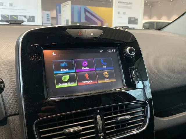 Renault Clio Estate 0.9 TCe Limited 2018 Benzine 24