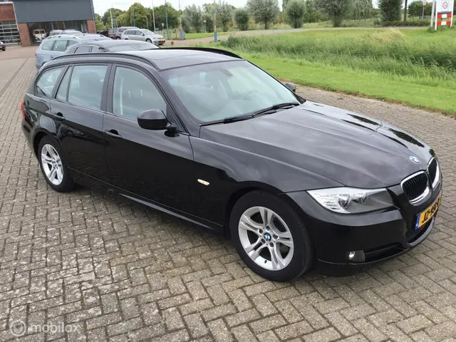 BMW 3 Serie Touring 318i Automaat 2012 Benzine 3