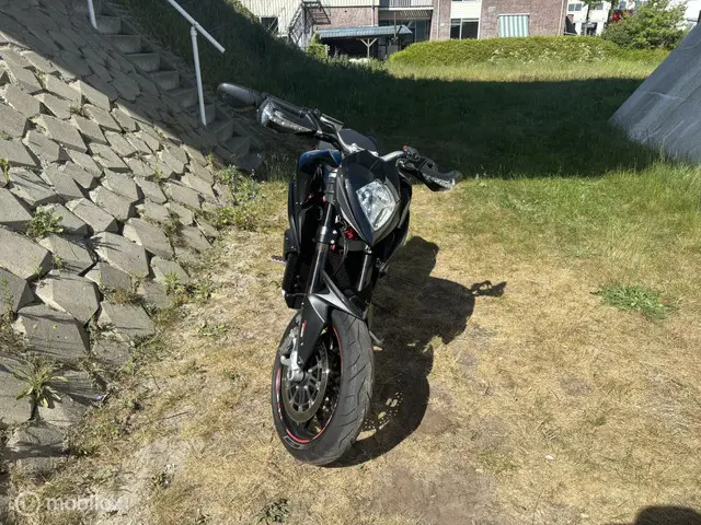 MV Agusta F3 800 Rivale 2016 Benzine 7