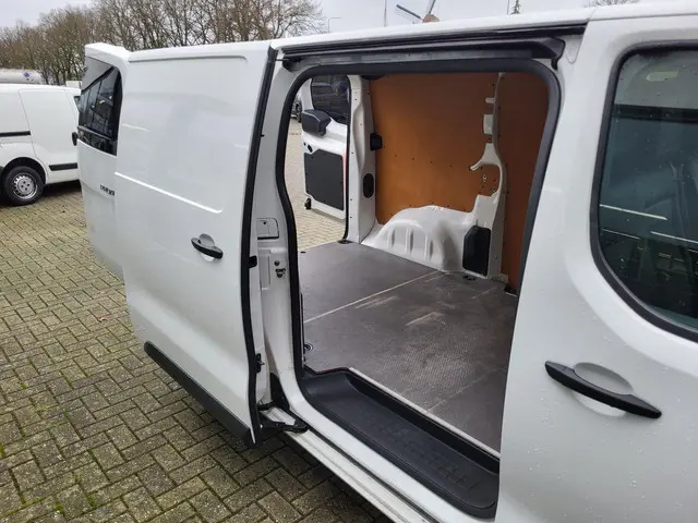 Toyota ProAce Worker 1.6 D-4D Cool Comfort 2019 Diesel 16