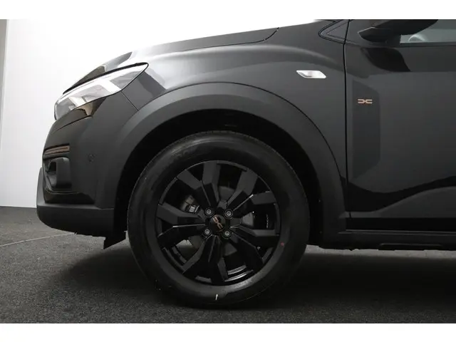 Dacia Sandero Stepway 1.1 TCe 110 Extreme 2025 Benzine 38