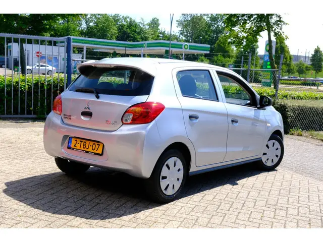 Mitsubishi Space Star 1.0 Inform 5-drs Airco 2014 Benzine 3
