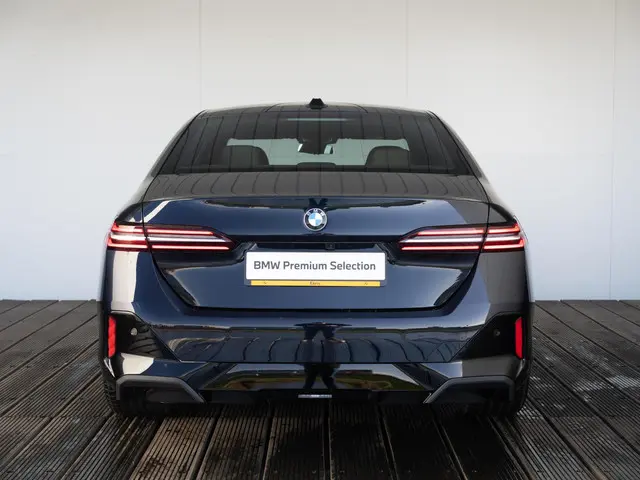 BMW 5 Serie Sedan 520i 2025 Benzine 5