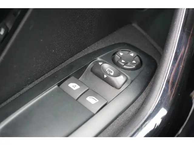 Peugeot 208 1.2 e-VTi Envy 2014 Benzine 22