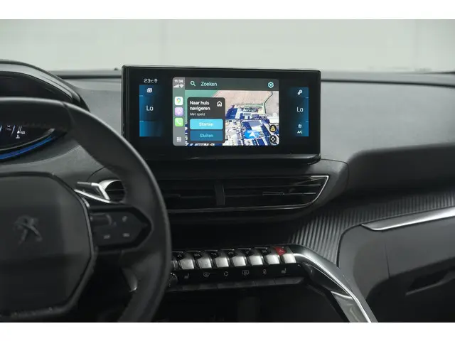 Peugeot 5008 PureTech 130 EAT8 Active Pack 2023 Benzine 59