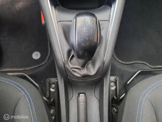 Peugeot 208 1.2 PureTech Signature 2019 Benzine 24