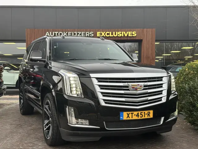 Cadillac Escalade 2