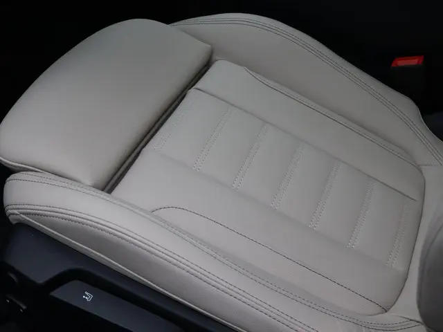 BMW 3 Serie Touring 330e 2025 Hybride Benzine 10