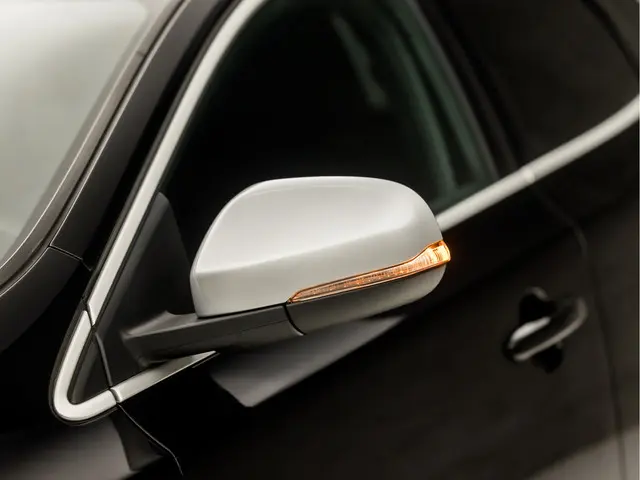 Volvo V40 2.0 D2 R-Design 2016 Diesel 27