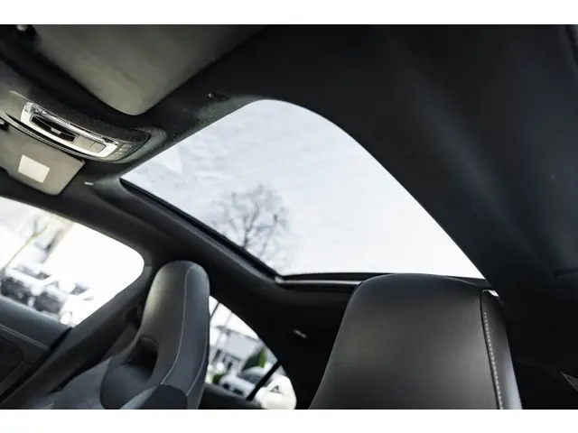 Mercedes-Benz CLA 250 e AMG 2020 Hybride Benzine 40