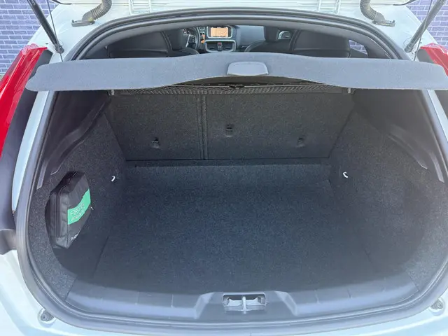 Volvo V40 2.0 T4 Business Sport 2018 Benzine 23