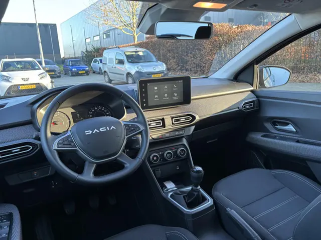 Dacia Sandero 1.0 TCe 90 Journey 2025 Benzine 19