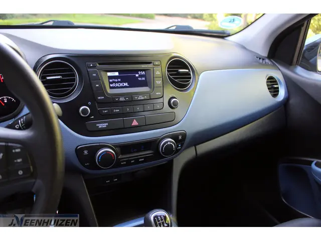 Hyundai i10 1.0i i-Motion Comfort 2016 Benzine 18