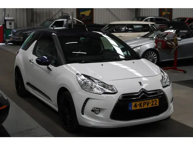 Citroën DS3 Cabrio 1.2 VTi Chic 2013 Benzine 2