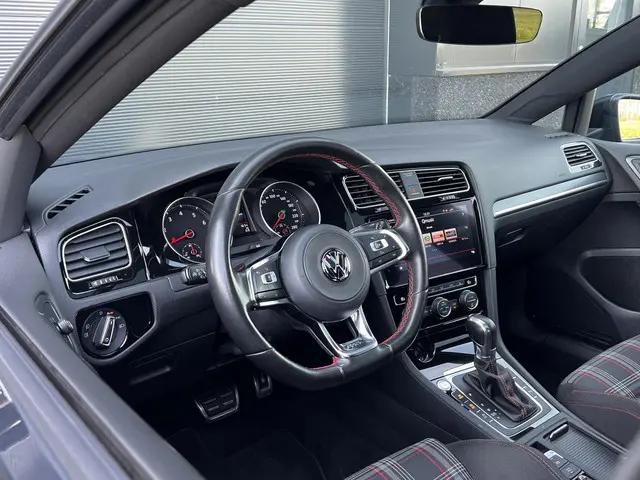 Volkswagen Golf 2.0 TSI GTI 2017 Benzine 8