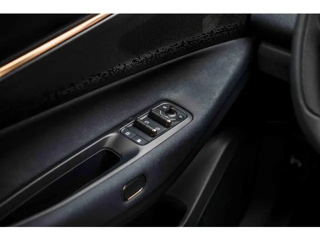 Lynk & Co 08 1.5 More 2025 Hybride Benzine 27