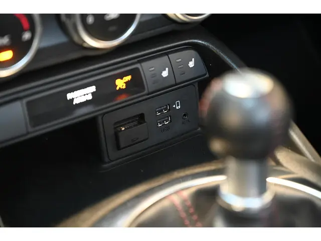 Mazda MX-5 SkyActiv-G 160 6MT TS+ 2016 Benzine 36